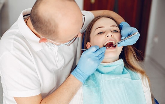 What Happens During A Tooth Extraction
